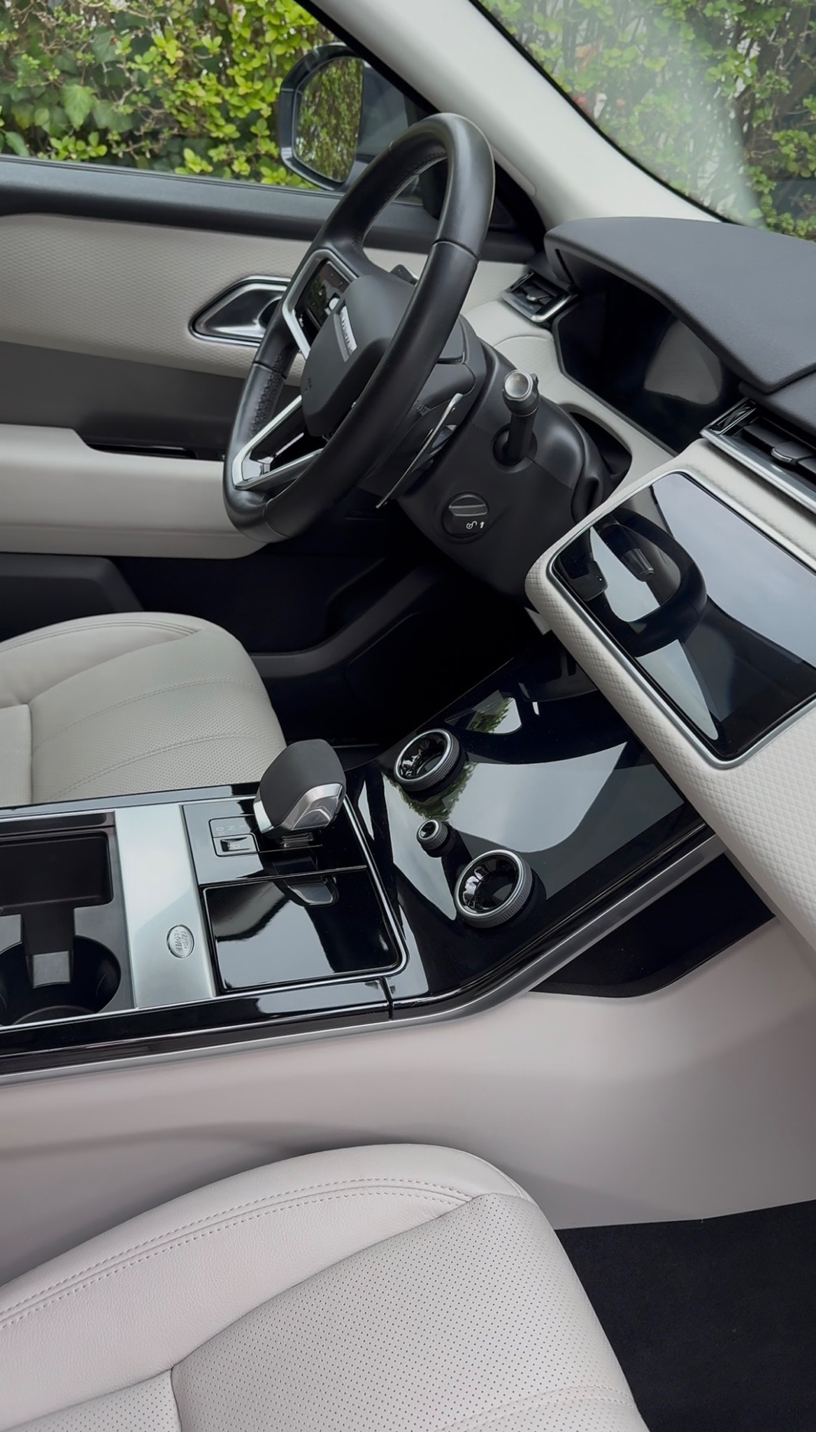 Gereinigde middenconsole van de Range Rover
